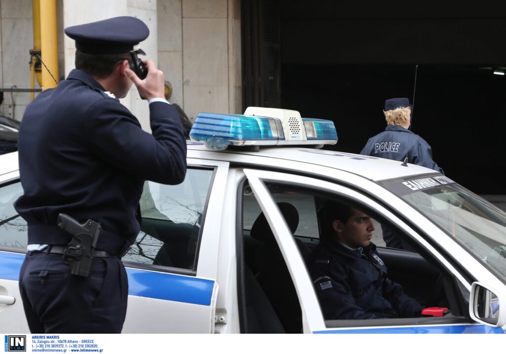 ελεύθεροι-υπό-όρους-οι-γονείς-και-ο-παπ-2098930