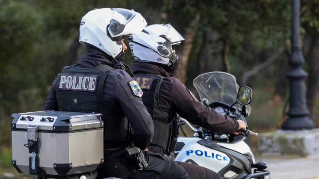 σύγκρουση-μηχανής-της-ελας-με-αυτοκίν-2094953