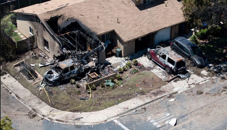 νεκρός-γνωστός-μουσικός-στο-αεροπορι-2097110