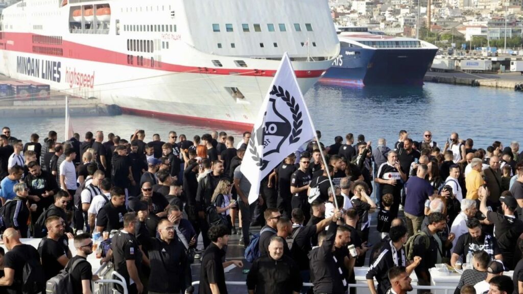 έφυγαν-και-τα-δύο-καράβια-με-φιλάθλους-2093268