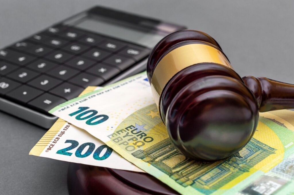 πρότυπη-δίκη-για-13ο-14-μισθό-και-αγωγές-2101562