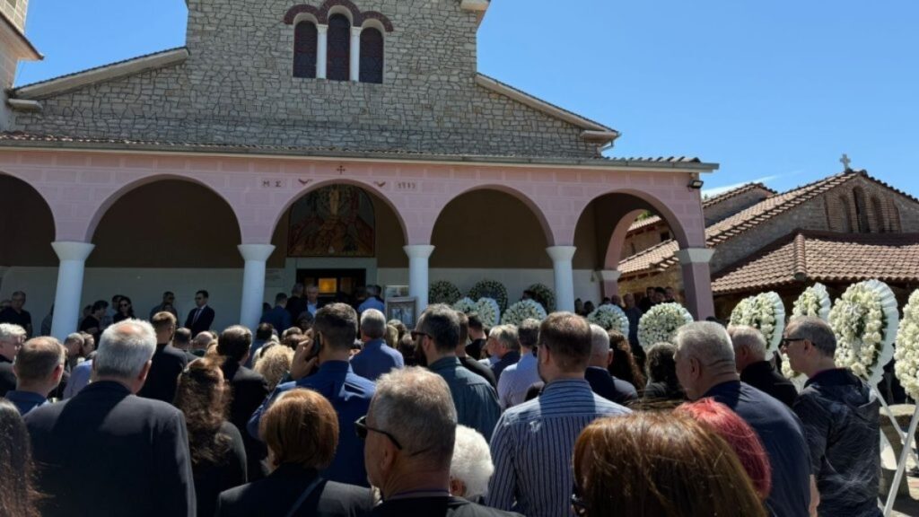 οδύνη-στην-κηδεία-του-30χρονου-στέφανου-2099864