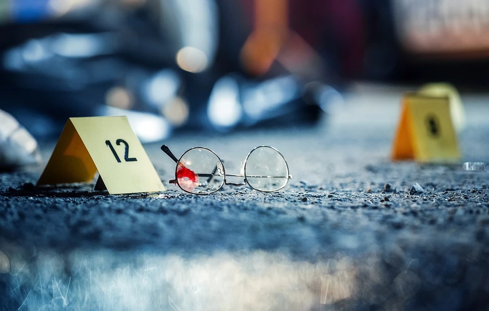 αυτοκτόνησε-μπροστά-στα-μάτια-των-αστ-2105144