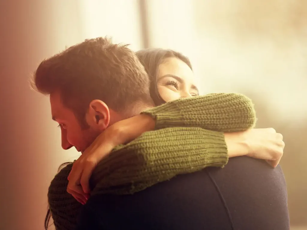 αγκαλιές-που-θεραπεύουν-η-σιωπηλή-δύν-2117893