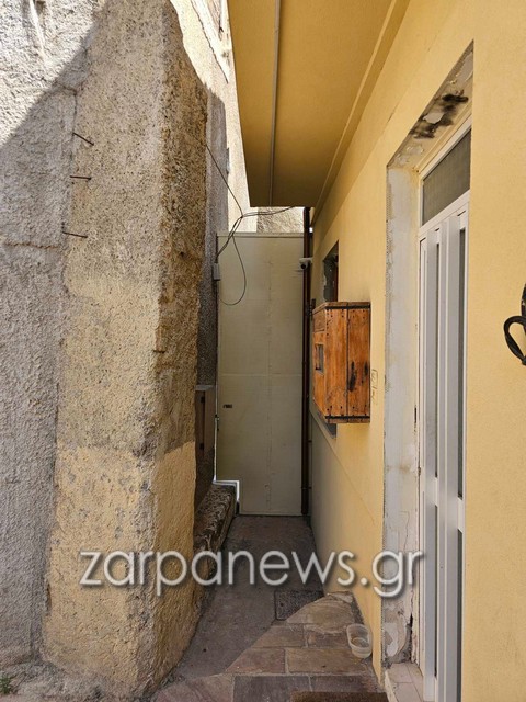 Κρήτη: Κοινόχρηστος δρόμος έγινε ιδιωτικός με μια… πόρτα - Καταγγελίες κατοίκων