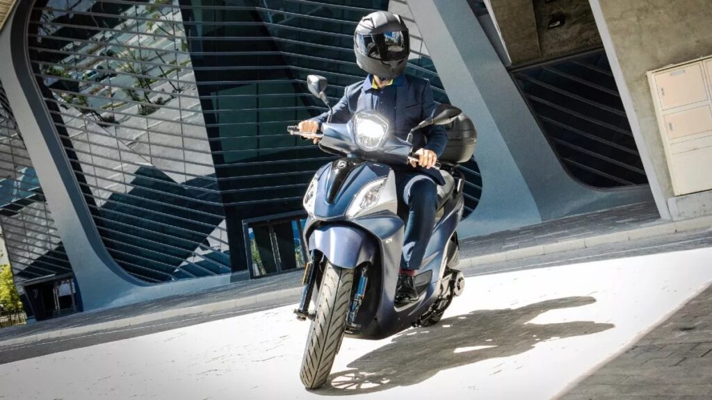 οι-έλληνες-αγοράζουν-μετά-μανίας-δίκυ-2129415