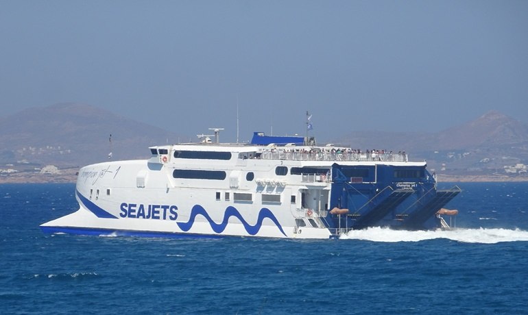 η-seajets-αναστατώνει-τη-μήλο-και-εξοργίζει-τ-2132783