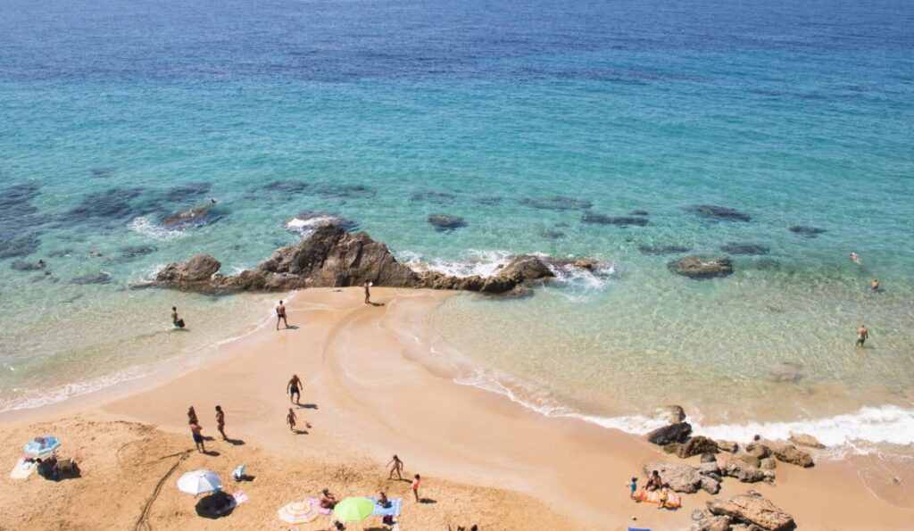 10-ελληνικές-παραλίες-με-ρηχά-νερά-για-ξ-2123707