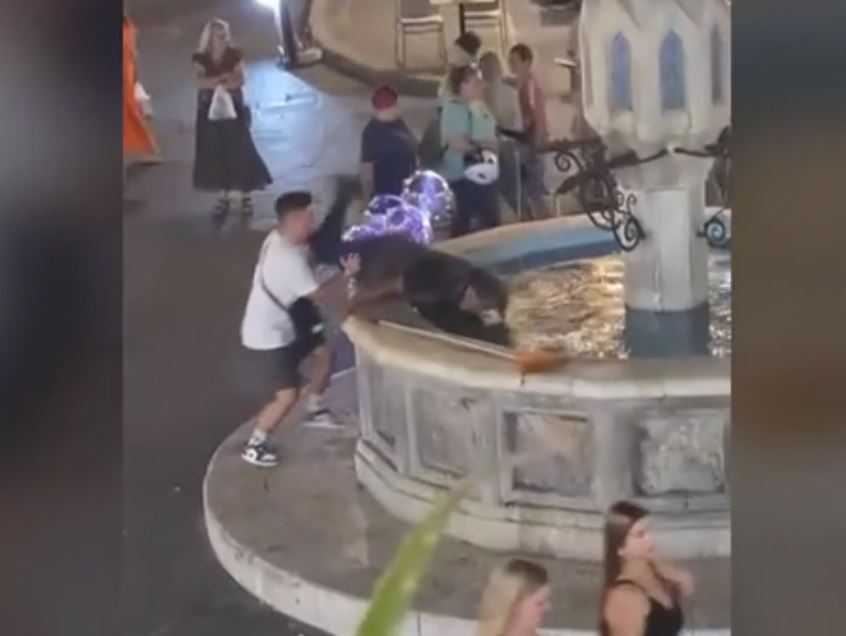 εικόνες-ντροπής-νεαρός-έσπρωξε-άστε-2137337