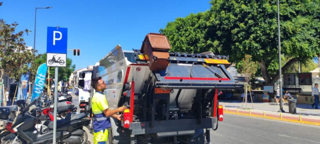 χανιά-διανομή-καφέ-και-μπλε-κάδων-με-κ-2128366