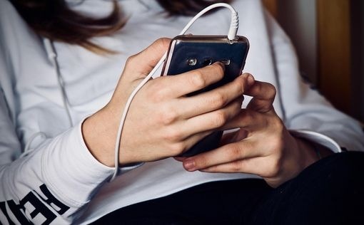 πότε-τα-κινητά-τηλέφωνα-μας-παρακολου-2147673