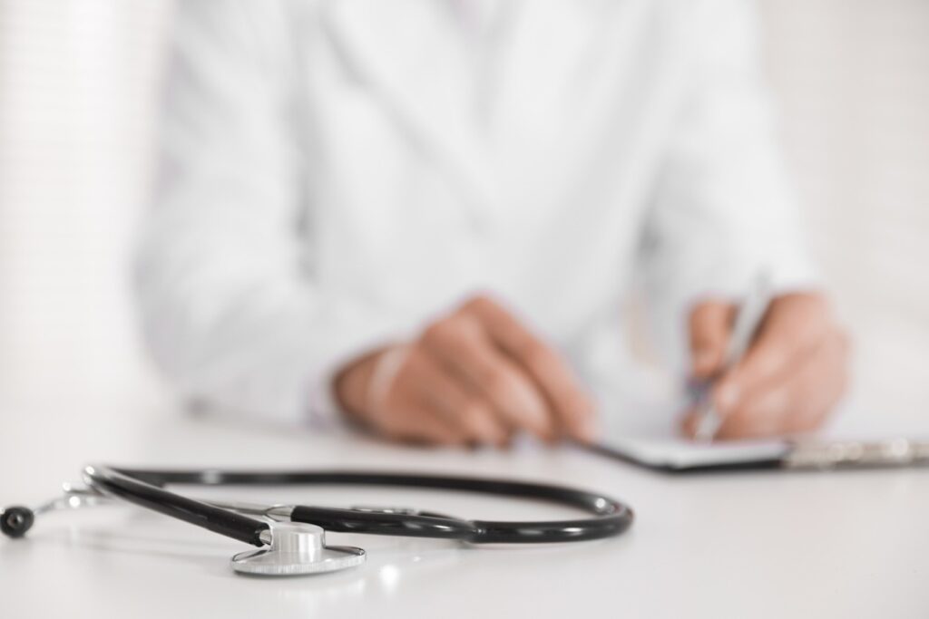 γιατροί-δημοσίου-νοσοκομείου-έγραφα-2144084