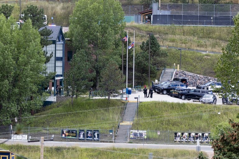 κολοράντο-μαθητής-άνοιξε-πυρ-κατά-συμ-2161764