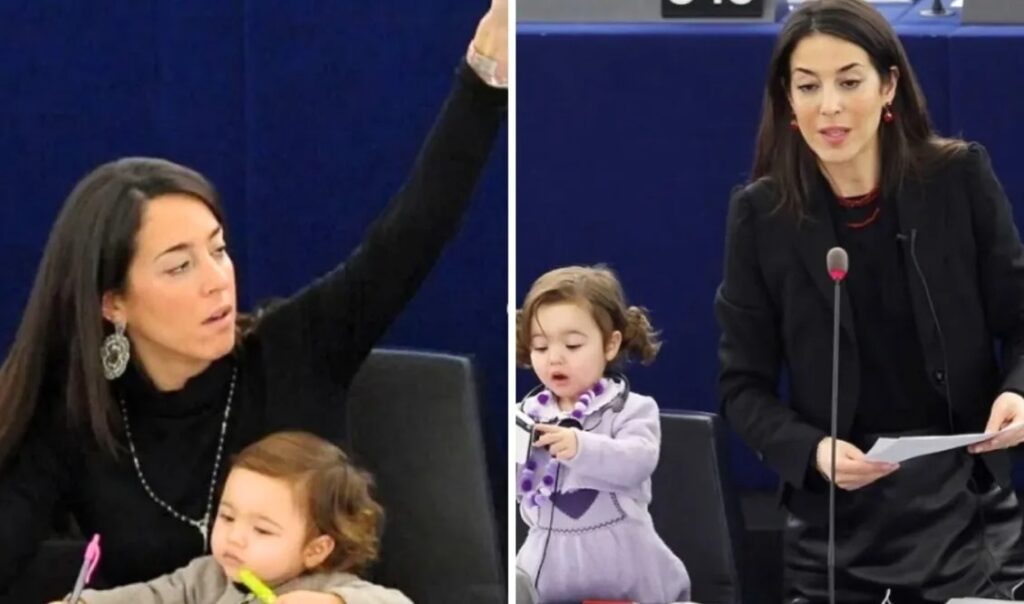 ιταλίδα-ευρωβουλευτής-θήλασε-το-44-ημερ-2157612