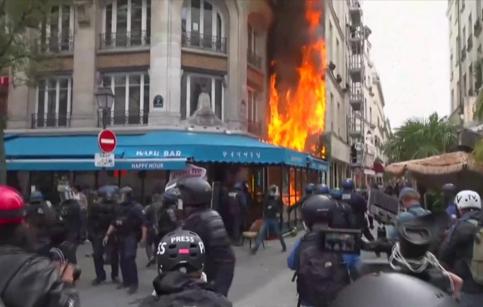 χάος-στη-γαλλία-στις-διαδηλώσεις-μπλ-2161578