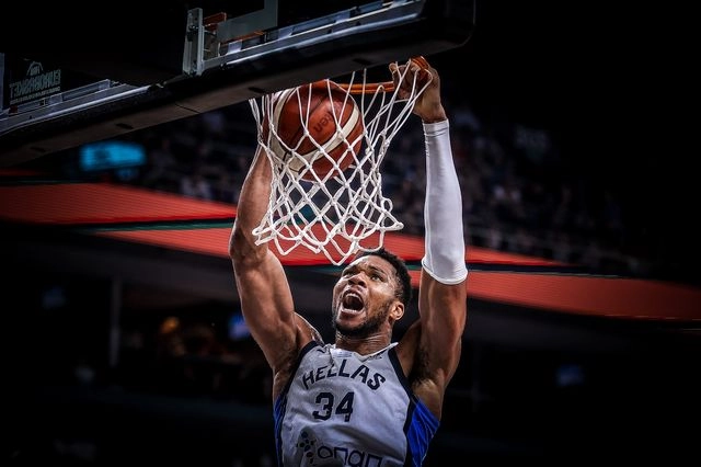 ο-γιάννης-και-η-φωτεινή-ελλάδα-όχι-οι-π-2164237