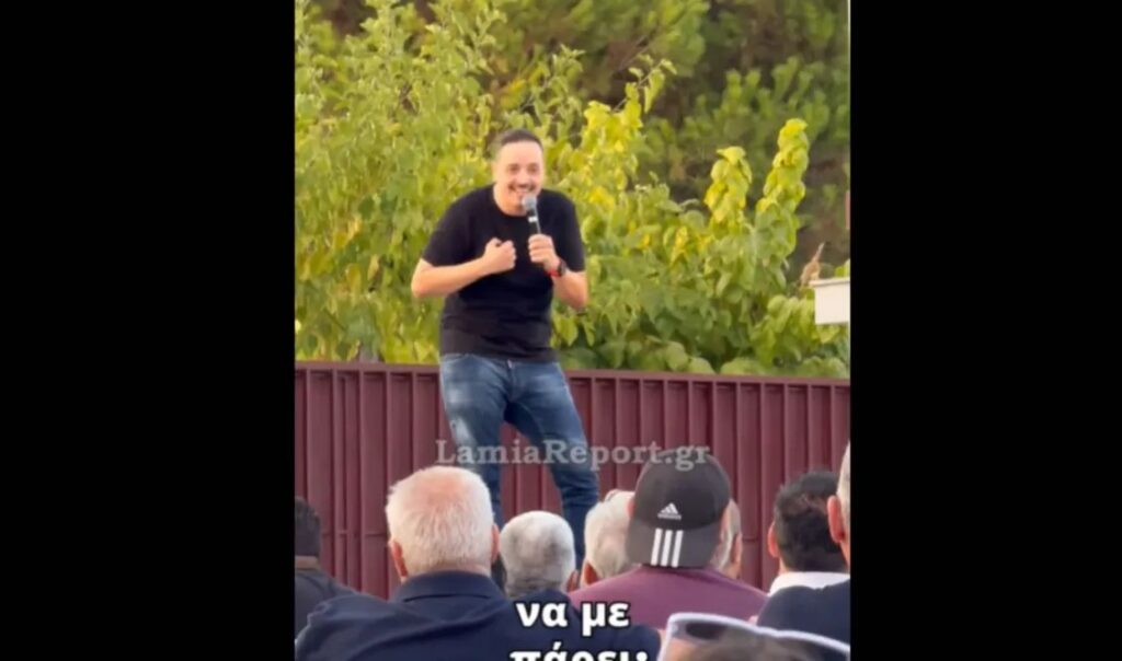 επική-στιγμή-σε-παράσταση-του-τσουβέλ-2163278