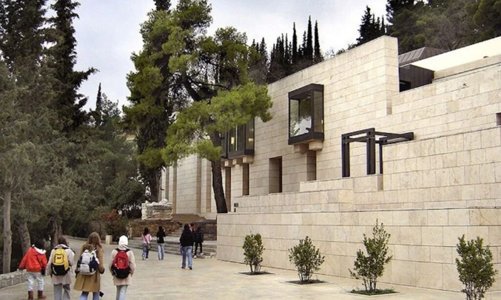 απόπειρα-ληστείας-στο-μουσείο-των-δελ-2196633