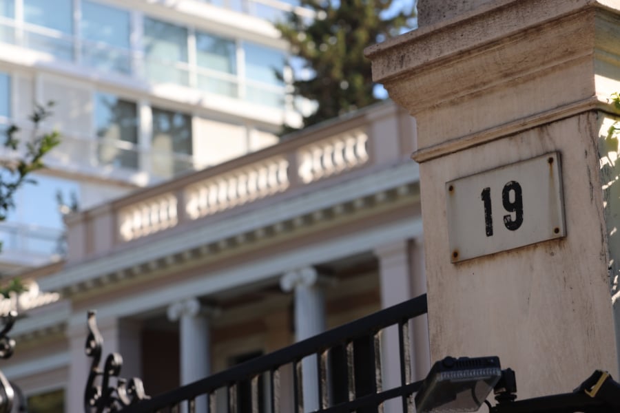 τα-χιλιάδες-όπλα-στην-κρήτη-και-το-μαξί-2197544