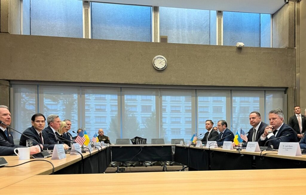 εύθραυστη-η-πρόοδος-στη-γενεύη-τι-ξέ-2211780