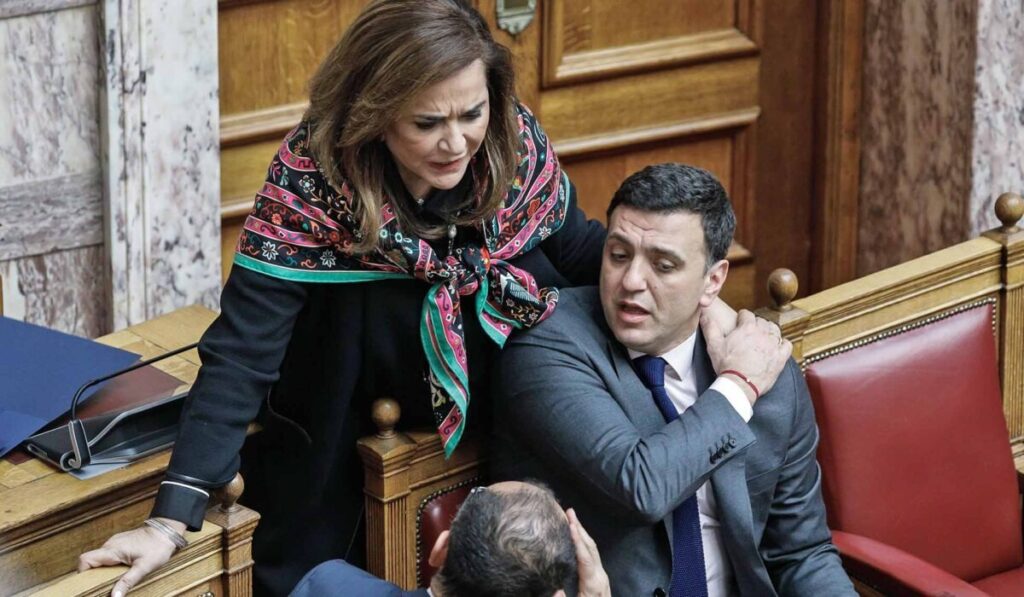 ο-κύριος-λιμενάρχης-και-η-υπουργός-των-2201443