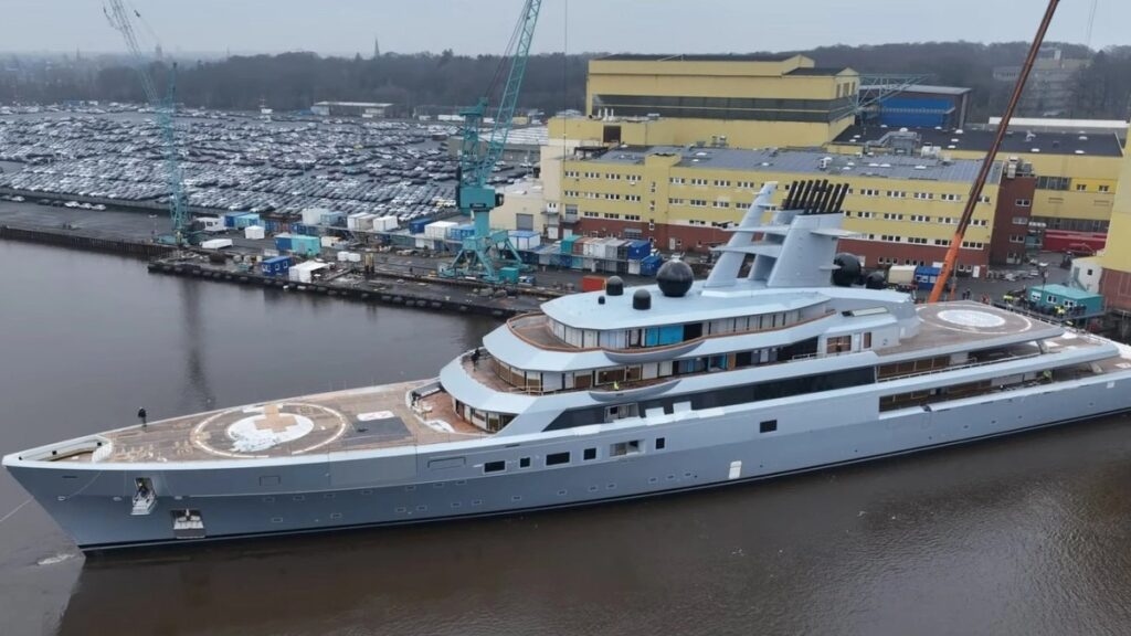 η-θαλαμηγός-που-ξοδεύει-μόνο-για-ηλεκτ-2208593