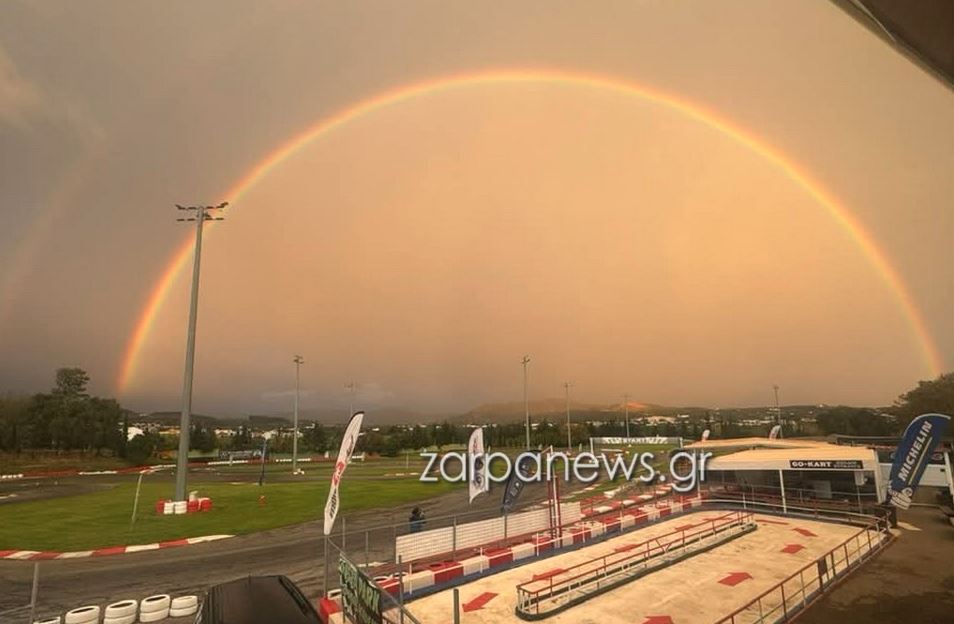 εντυπωσιακό-ουράνιο-τόξο-στον-πρωινό-2215976