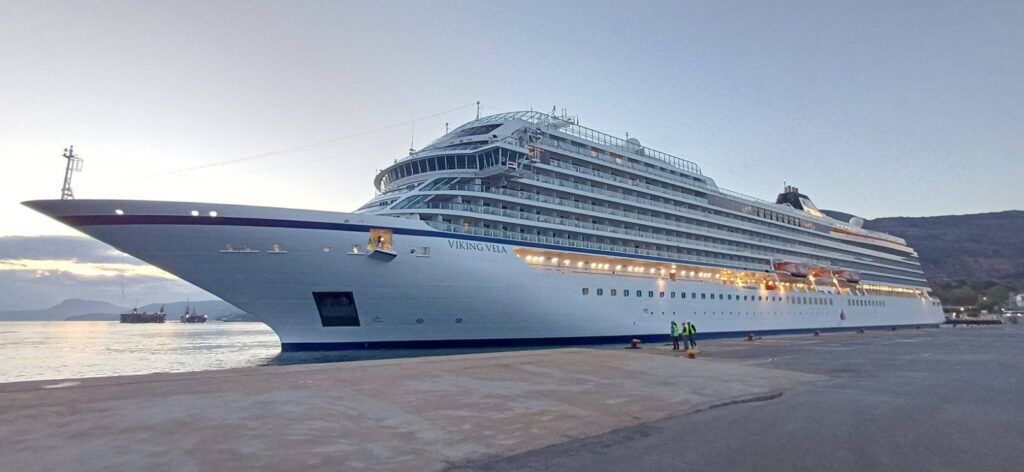 διπλή-άφιξη-κρουαζιερόπλοιων-σήμερα-2200075