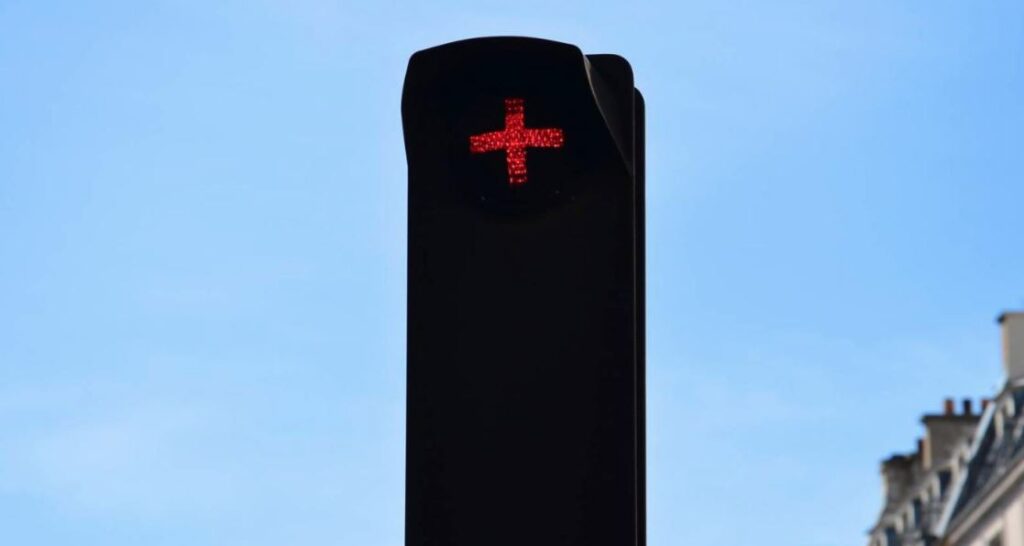 μπαίνει-ο-ελληνικός-σταυρός-στα-φανάρ-2216086