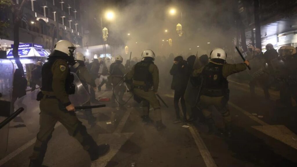 επεισόδια-στην-πορεία-για-την-επέτειο-2220824