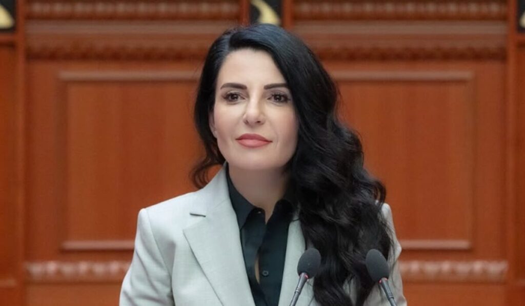 χάος-στην-αλβανία-για-σκάνδαλα-διαφθο-2235654