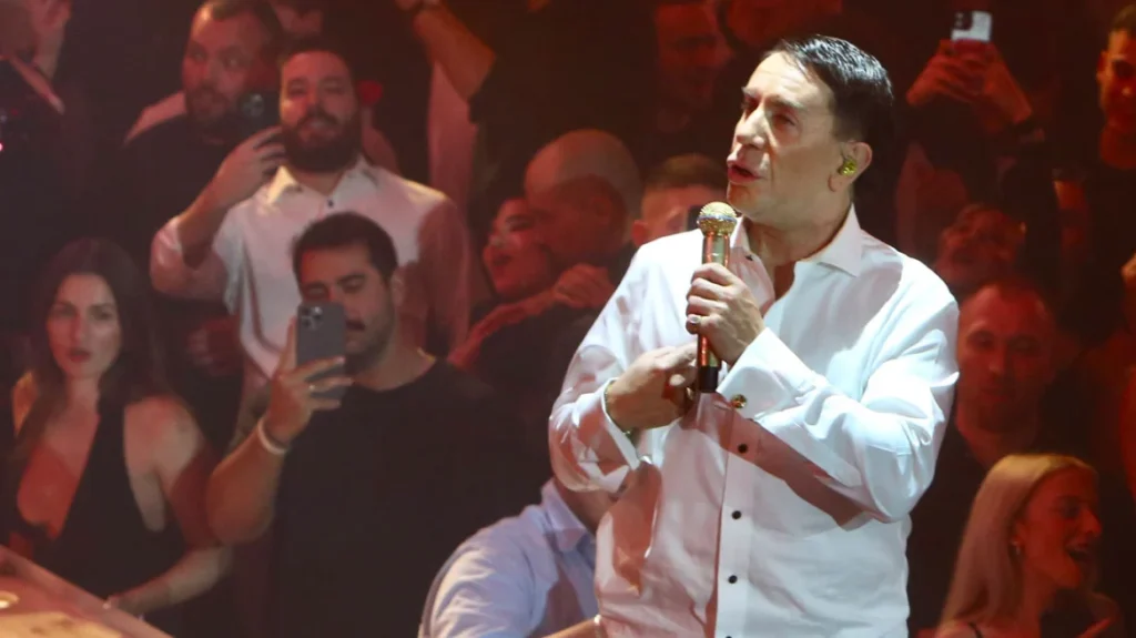 είμαι-ο-γιώργος-ο-μαζωνάκης-ο-αληθινό-2229762