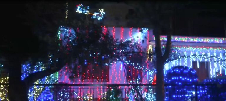 εντυπωσιακός-χριστουγεννιάτικος-στο-2221445