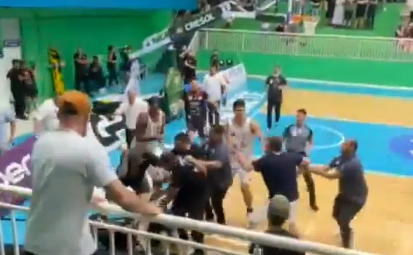 πολύ-ξύλο-σε-διαιτητές-αγώνα-μπάσκετ-σ-2243825