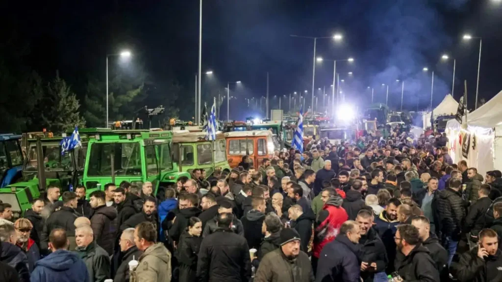 αγρότες-και-μητσοτάκης-στο-ίδιο-τραπέ-2241392