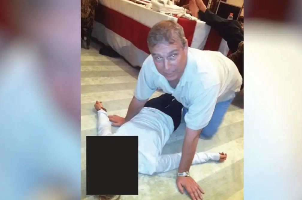 τζέφρι-επστάιν-νέες-φωτογραφίες-δείχ-2256645