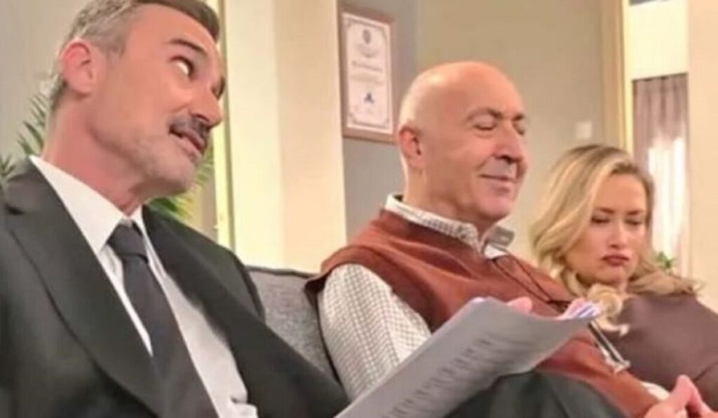 ο-γιώργος-καπουτζίδης-εισβάλλει-στου-2255224