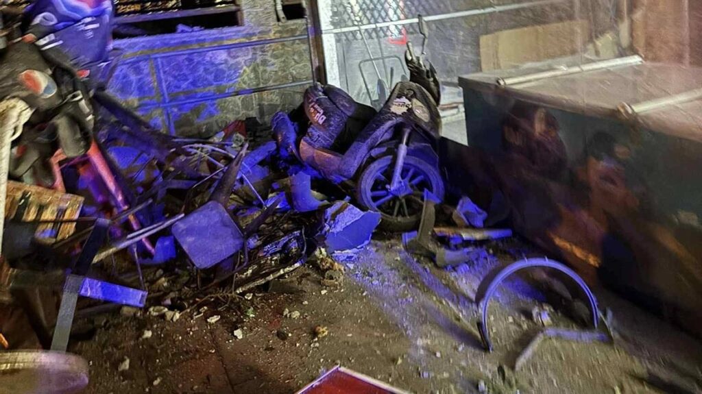 19χρονος-πήρε-σβάρνα-κολώνες-και-μάντρα-2254956