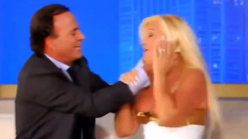 η-σεξουαλική-επίθεση-από-τον-χούλιο-ιγ-2245690