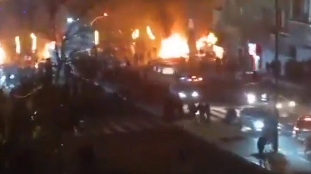 νύχτα-ταραχών-στο-ιράν-kόπηκε-η-πρόσβ-2242123