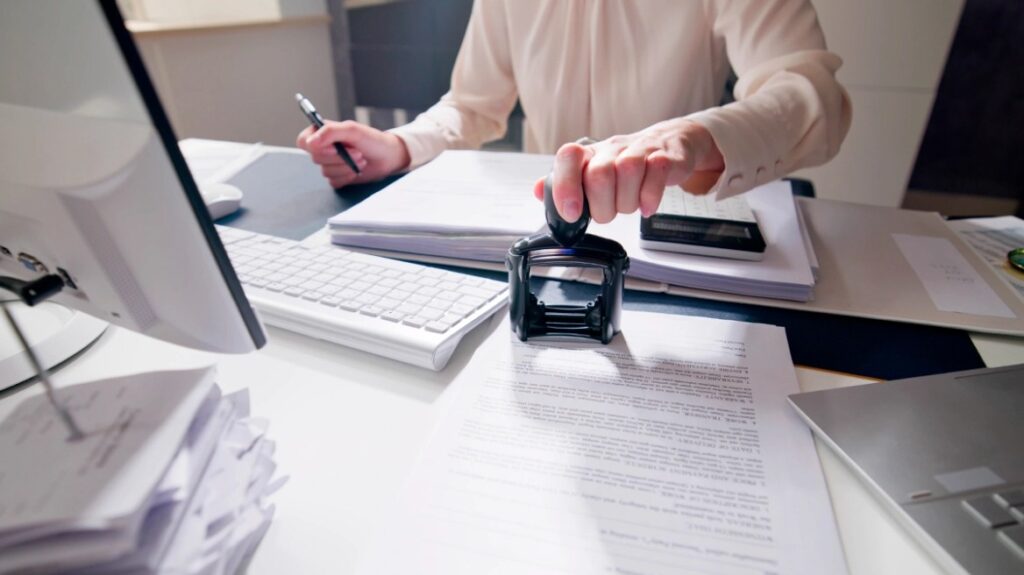 δημόσιο-τα-11-χαρτιά-που-καταργούνται-2259468