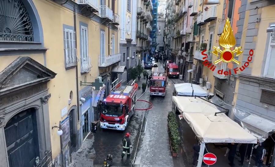 στις-φλόγες-το-ιστορικό-θέατρο-σανατζ-2267886