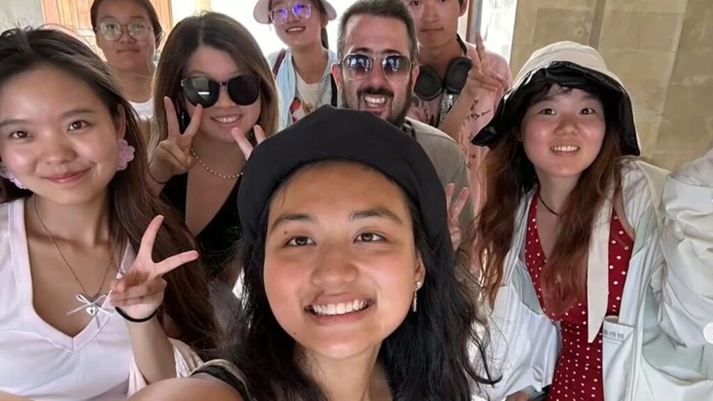 από-τη-βιάννο-στο-πεκίνο-ο-κρητικός-καθ-2257329