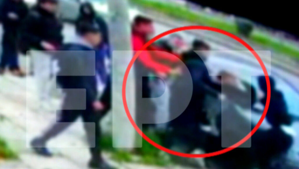 άγριος-ξυλοδαρμός-16χρονου-από-συνομηλ-2263275