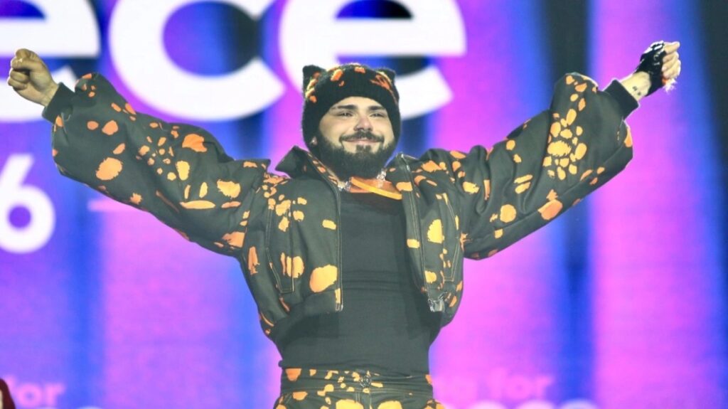 ελένη-πετρουλάκη-για-το-μεγάλωμα-4-κορι-2266747