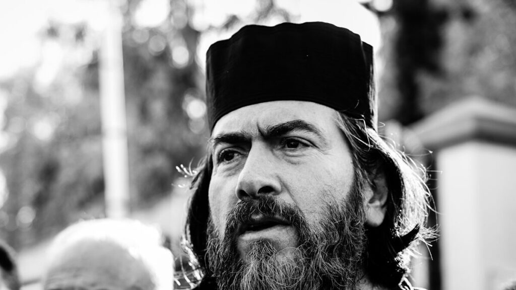 πατέρας-αντώνιος-αδυνατώ-να-καταβάλω-2269716