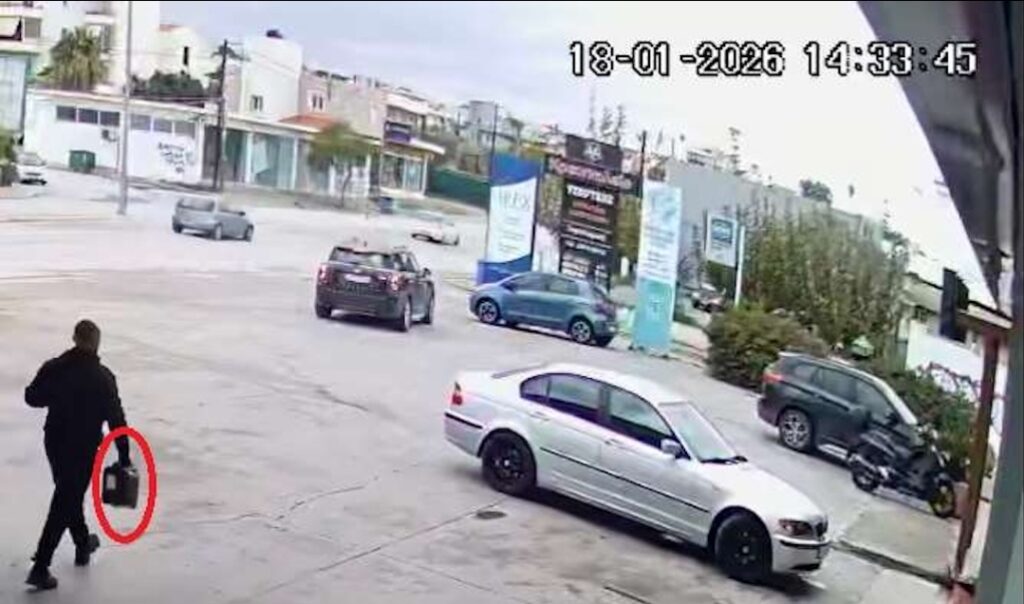 καρέ-καρέ-ο-εμπρησμός-στην-αλμυρίδα-2262746