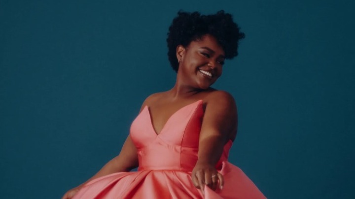 κορυφαία-καλλιτέχνιδα-του-2025-ανακηρύχθ-2269787