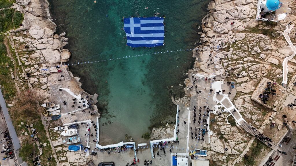 25η-μαρτίου-γαλανόλευκη-σημαία-180-τ-μ-στην-2289743