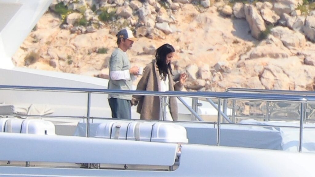 ο-μπραντ-πιτ-και-η-ινές-ντε-ραμόν-σε-πολ-2284034